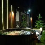 Dom wakacyjny Dolina Słońca Obok Suntago - Nowoczesne Z Jacuzzi