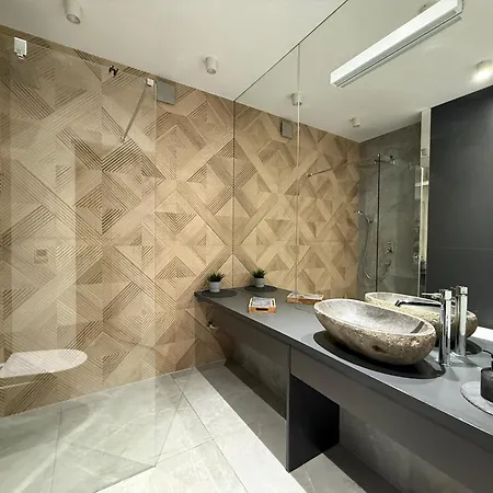 Dolina Slonca Obok Suntago - Nowoczesne Z Jacuzzi