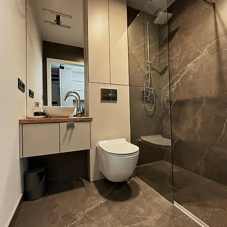 Dolina Slonca Obok Suntago - Nowoczesne Z Jacuzzi Benenard