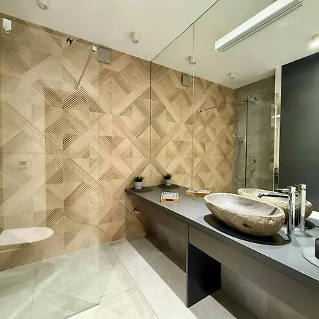 Dolina Slonca Obok Suntago - Nowoczesne Z Jacuzzi * Benenard