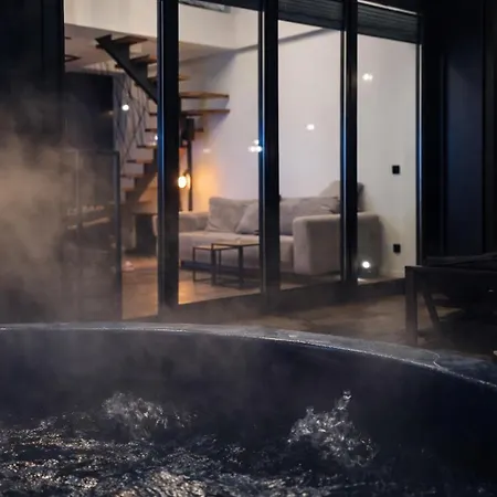 Dolina Slonca Obok Suntago - Nowoczesne Z Jacuzzi Prázdninový dům *