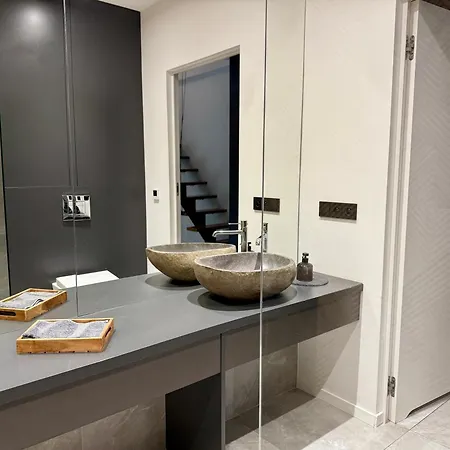 Dolina Slonca Obok Suntago - Nowoczesne Z Jacuzzi Nyaraló