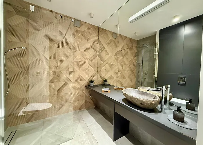 Dolina Słońca Obok Suntago - Nowoczesne Z Jacuzzi *